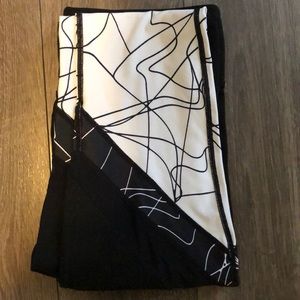 Fabletics black and white leggings
